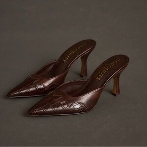 Chic Brown Heeled Mules
